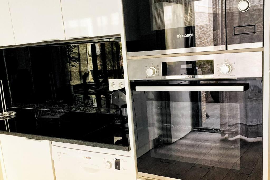Vivenda Espacosa E Luminosa Villa Quelfes ภายนอก รูปภาพ